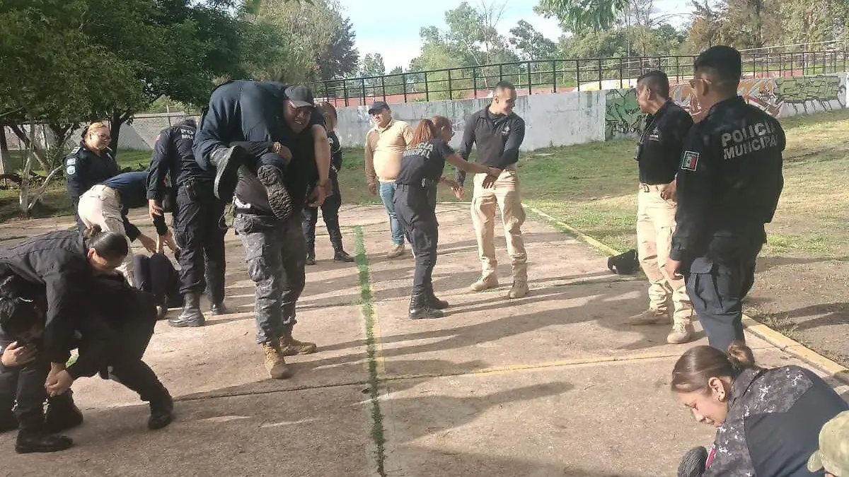 CAPACITAN A POLICIAS EN TACTICAS INTERNACIONALES DE MEDICINA TACTICA Y OPERACIONAL (2)